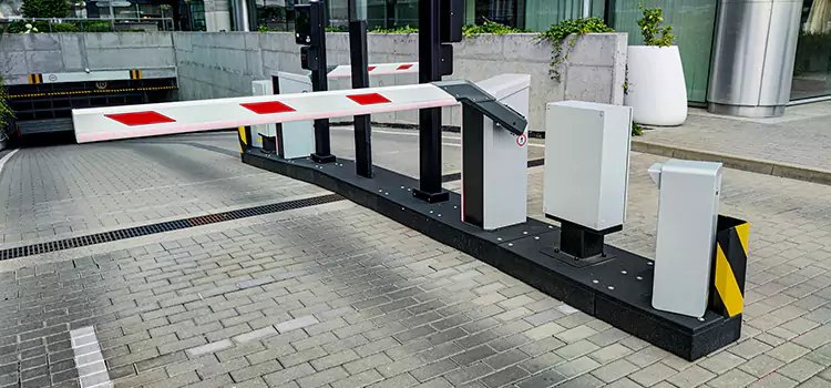 Custom Gate Design & Integration Warren